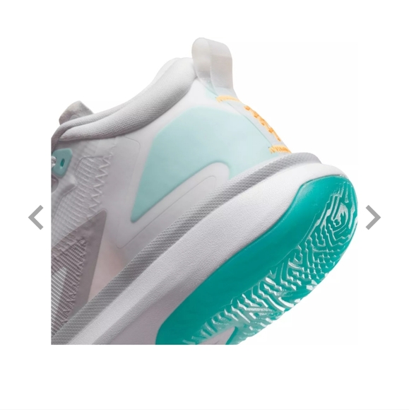 NWOT Jordan Zion 1 (PS) Sneakers - Picture 7 of 7